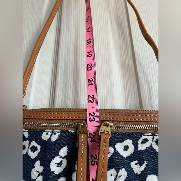 Fossil canvas and leather crossbody - Picture 6 of 8